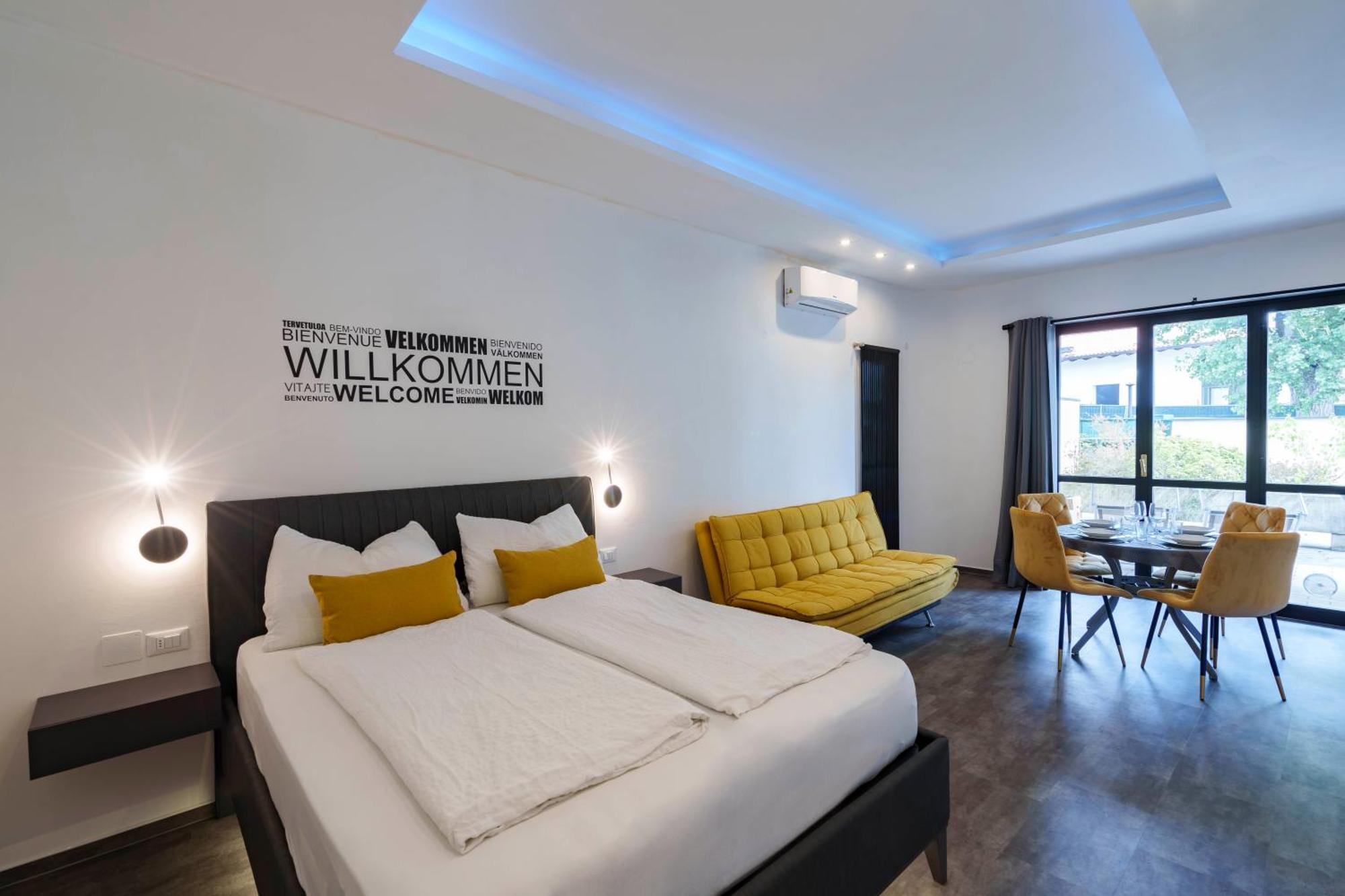 Lake Apartment Primea Sirmione Exterior photo